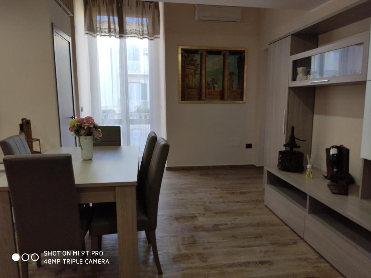 La Casa Delle Sorprese Appartement Trani Buitenkant foto